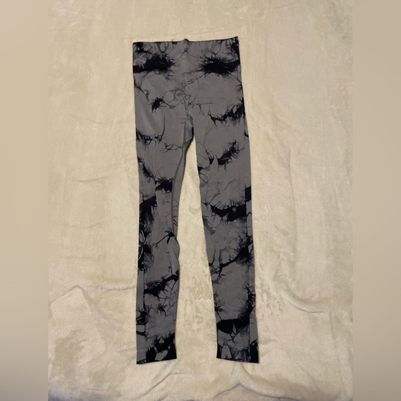 Super flattering SHEIN Scrunch Butt Leggings! - Picture 3 of 5